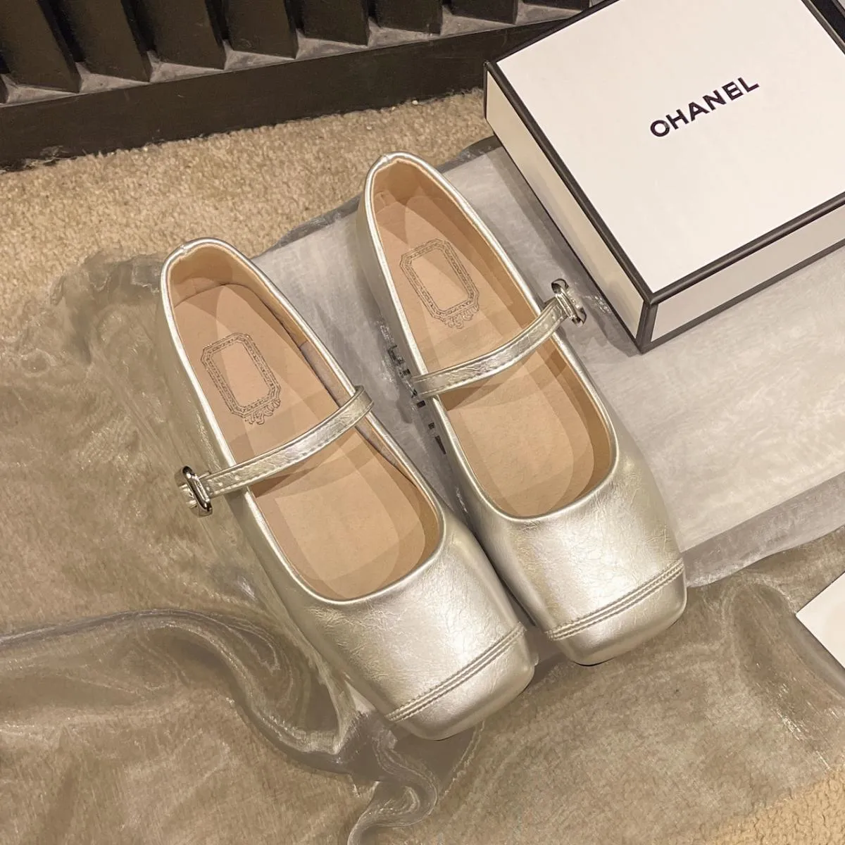 2024 Estate nuove donne di marca appartamenti moda punta quadrata superficiale Mary Jane scarpe morbide ballerine casual scarpe