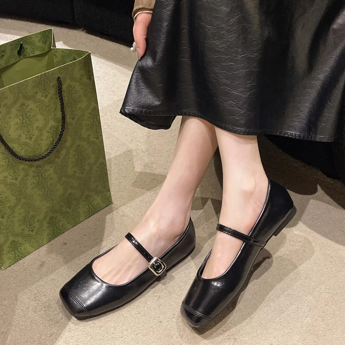 2024 Estate nuove donne di marca appartamenti moda punta quadrata superficiale Mary Jane scarpe morbide ballerine casual scarpe