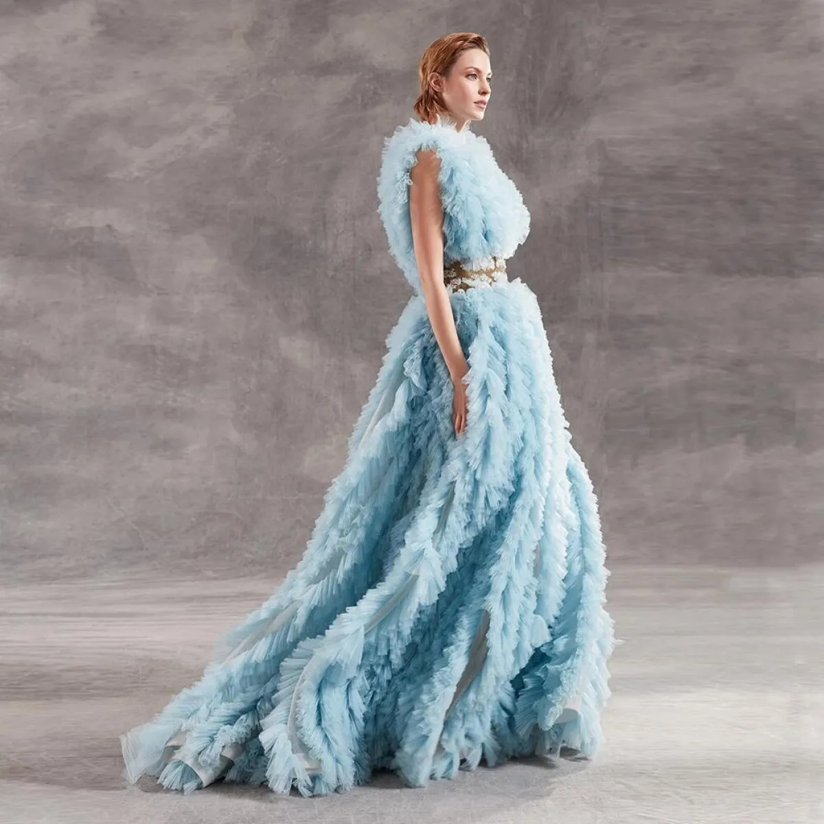 2024 Nuovo Arrivo Pieghe Increspature Abito da Ballo Vestito da Celebrità Molto Soffice Tulle Azzurro Abiti da Festa Formale Abi