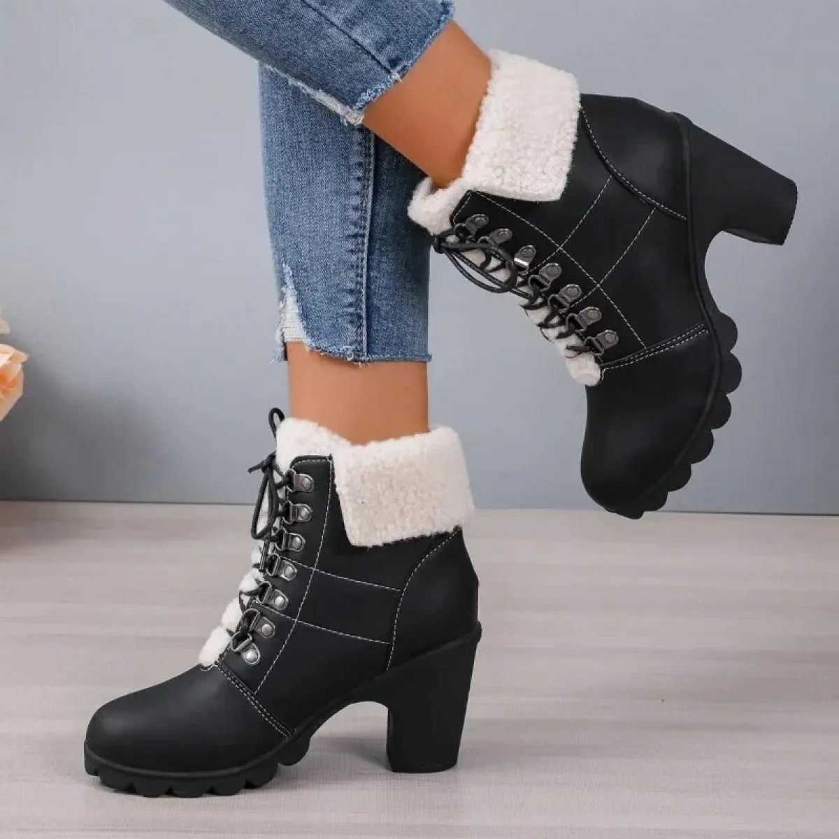 2024 Scarpe da donna di vendita calde Scarpe con tacco quadrato Caviglia Stivali moderni Allacciatura invernale Semplice capovol
