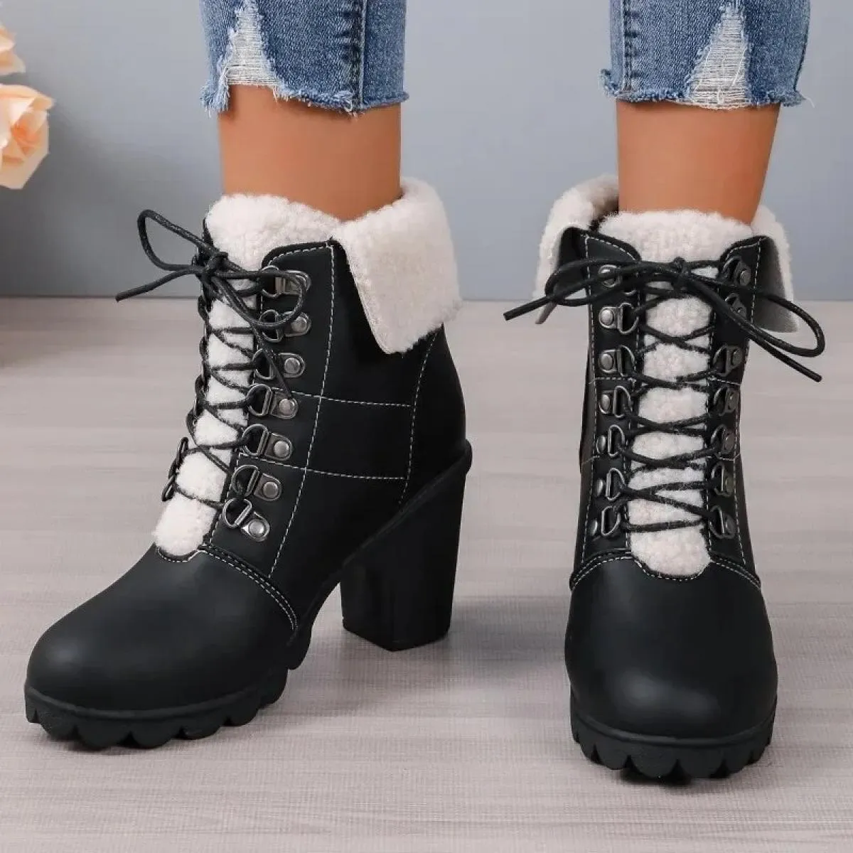 2024 Scarpe da donna di vendita calde Scarpe con tacco quadrato Caviglia Stivali moderni Allacciatura invernale Semplice capovol