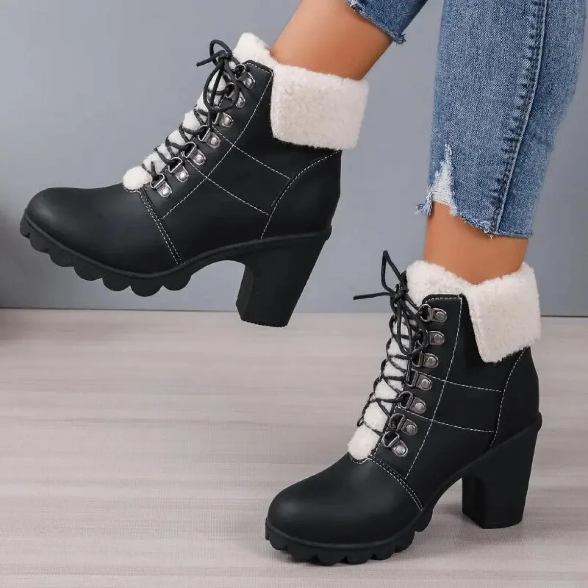 2024 Scarpe da donna di vendita calde Scarpe con tacco quadrato Caviglia Stivali moderni Allacciatura invernale Semplice capovol