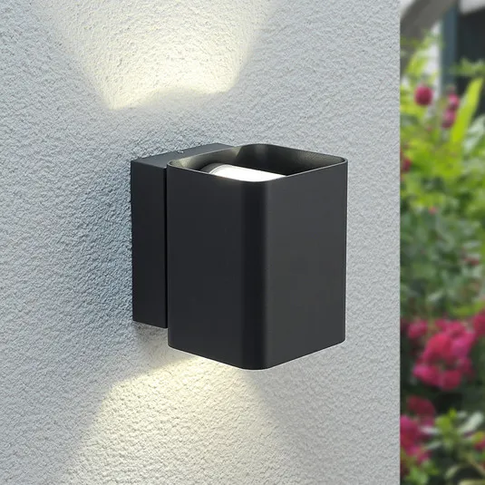 Applique Nikolas, doppia luce, a LED, per esterni