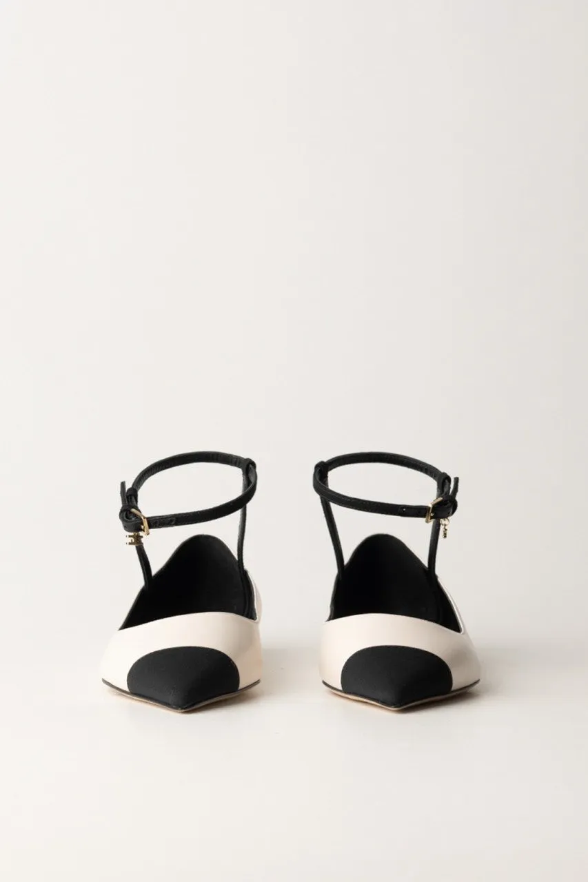 Ballerine in nappa con puntalino Burro/Nero