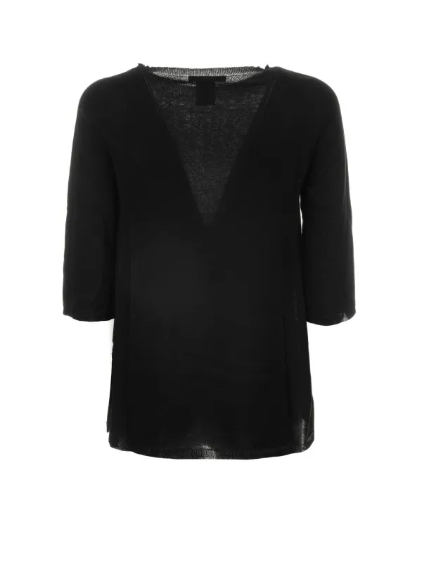 Black T-shirt with 3/4 sleeves