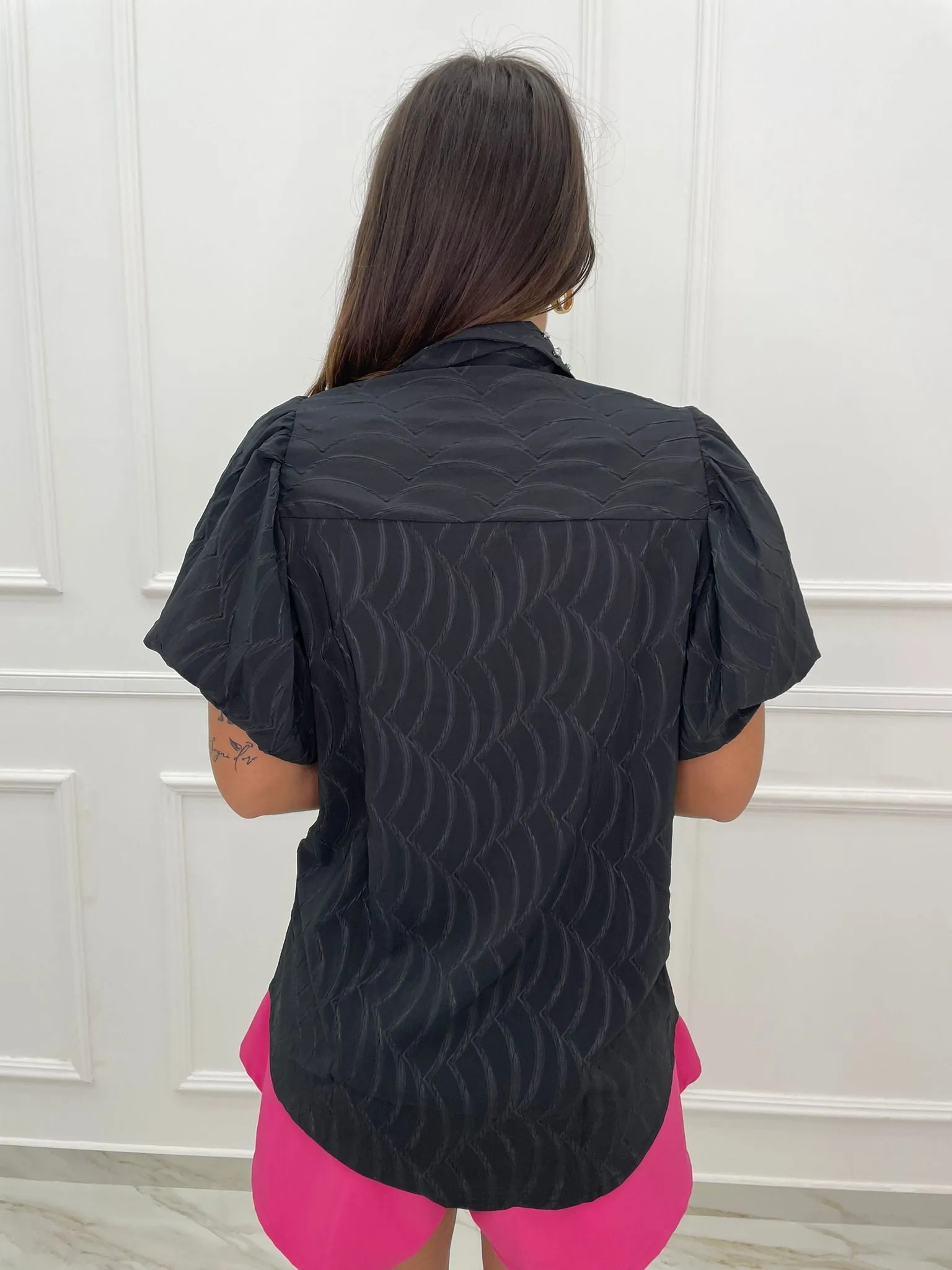 Camicia trama stropicciata con maniche a palloncino e swarovski