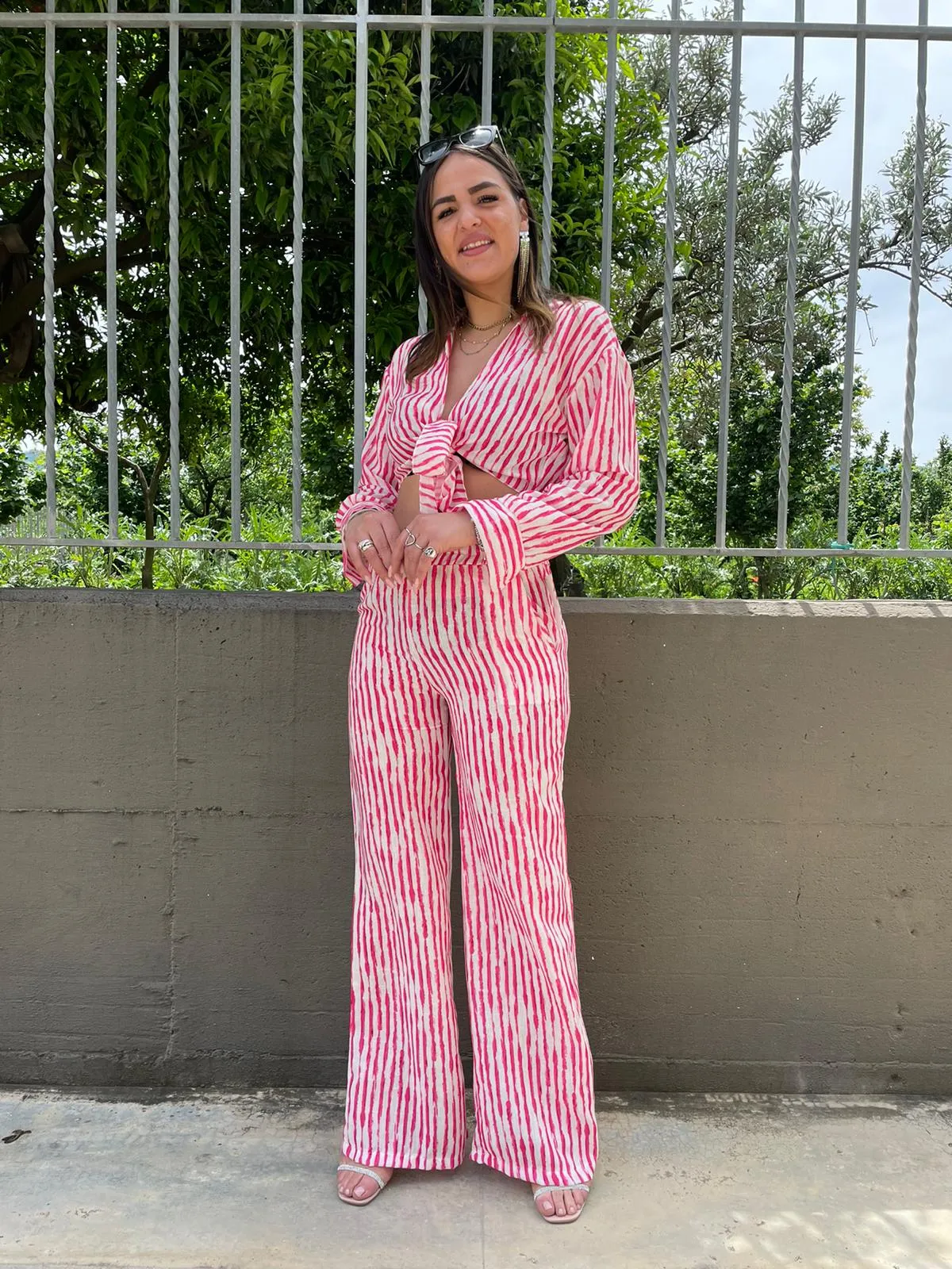 Coordinato effetto lino a righe con camicia crop