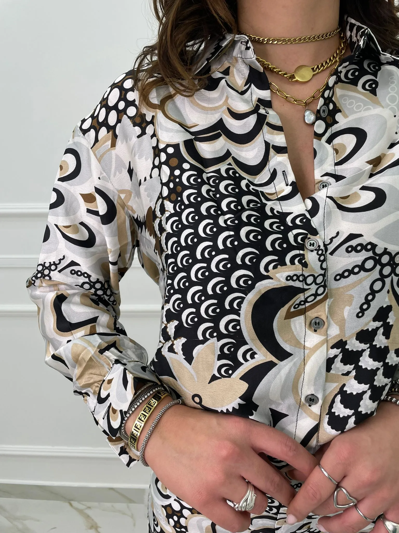 Coordinato fantasia colorata con camicia