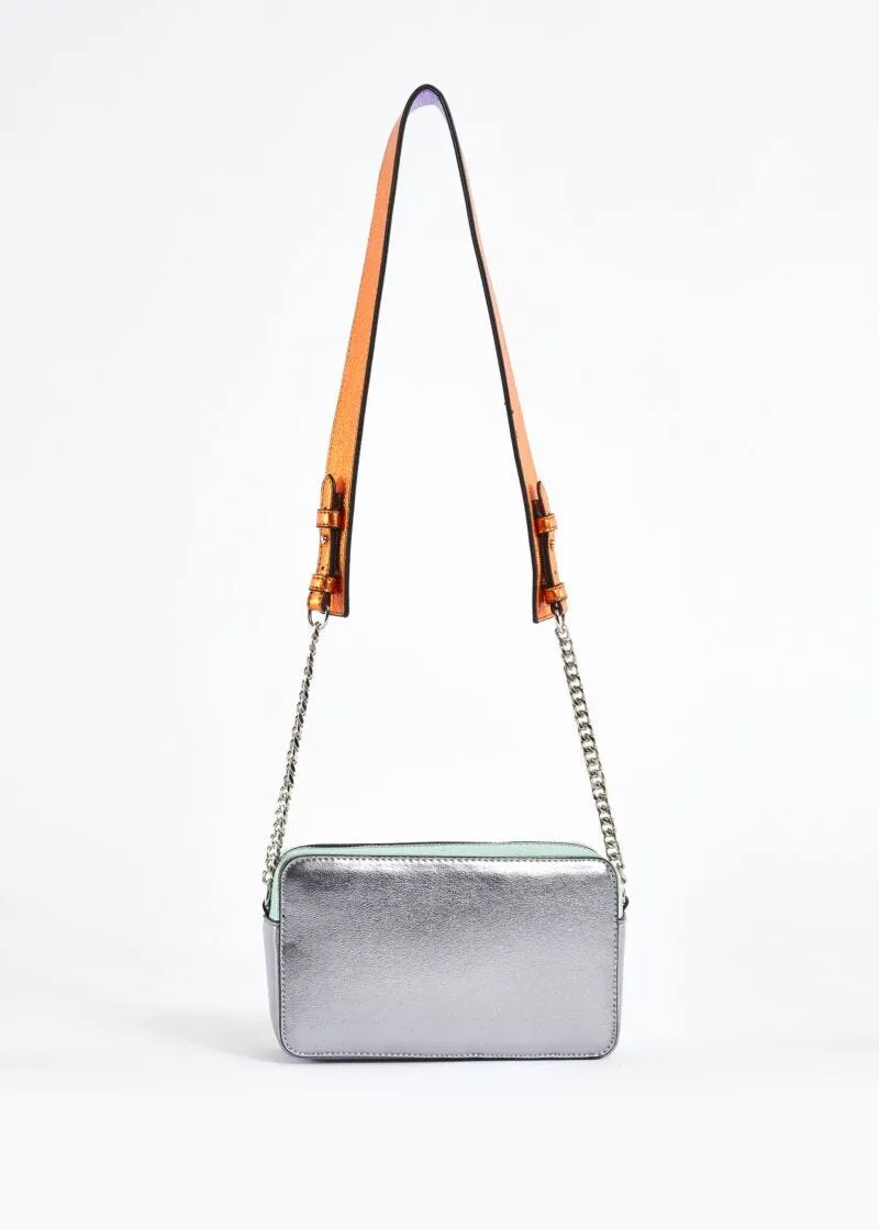 Crossbody con motivo laminato