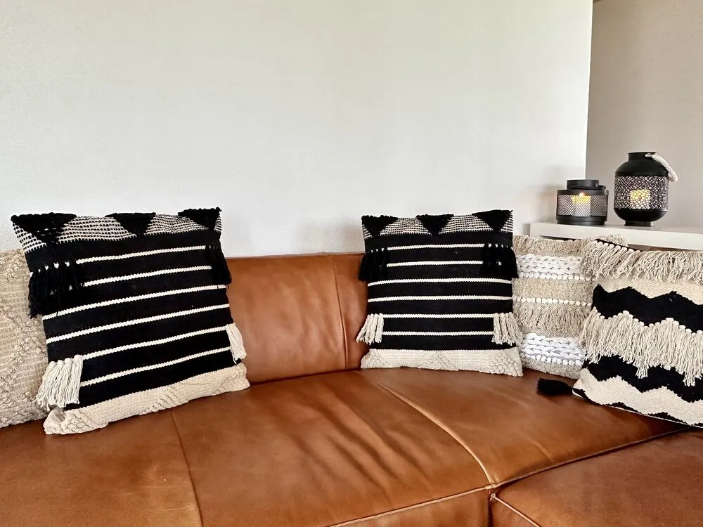 Cuscino decorativo CHITTOOR Cotone 50 x 50 cm Nero Trama geometrica
