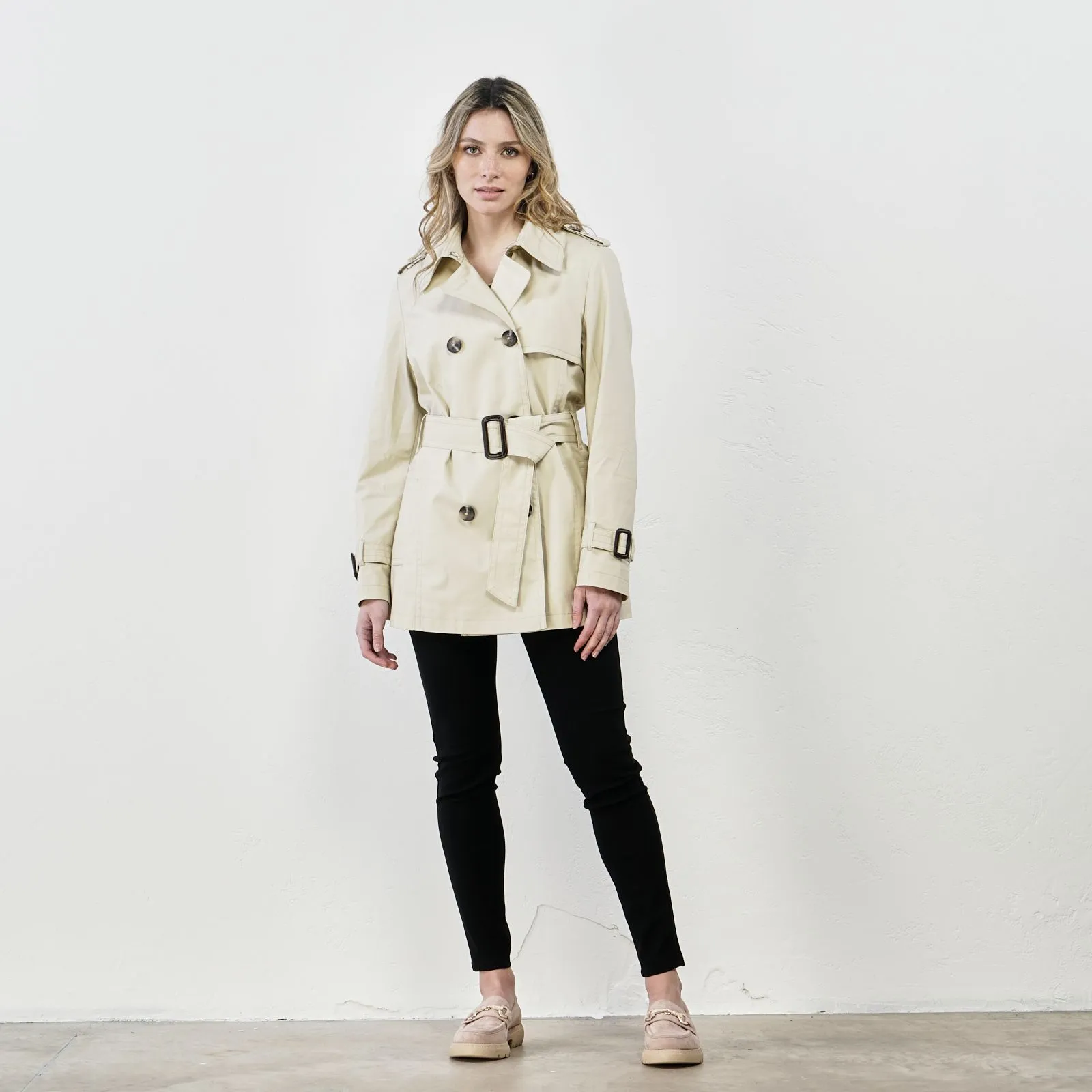 Giacca beige modello trench con cintura
