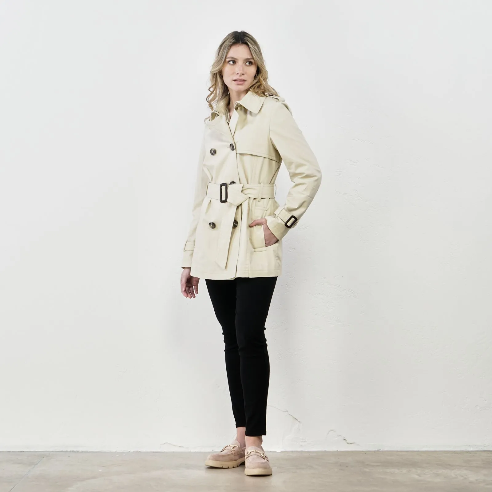 Giacca beige modello trench con cintura
