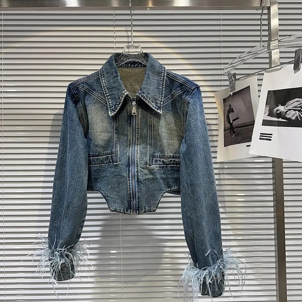 High Street 2023 Giacca di design più recente da donna Polsini in pelliccia di struzzo Giacca corta in denim con bordo curvo