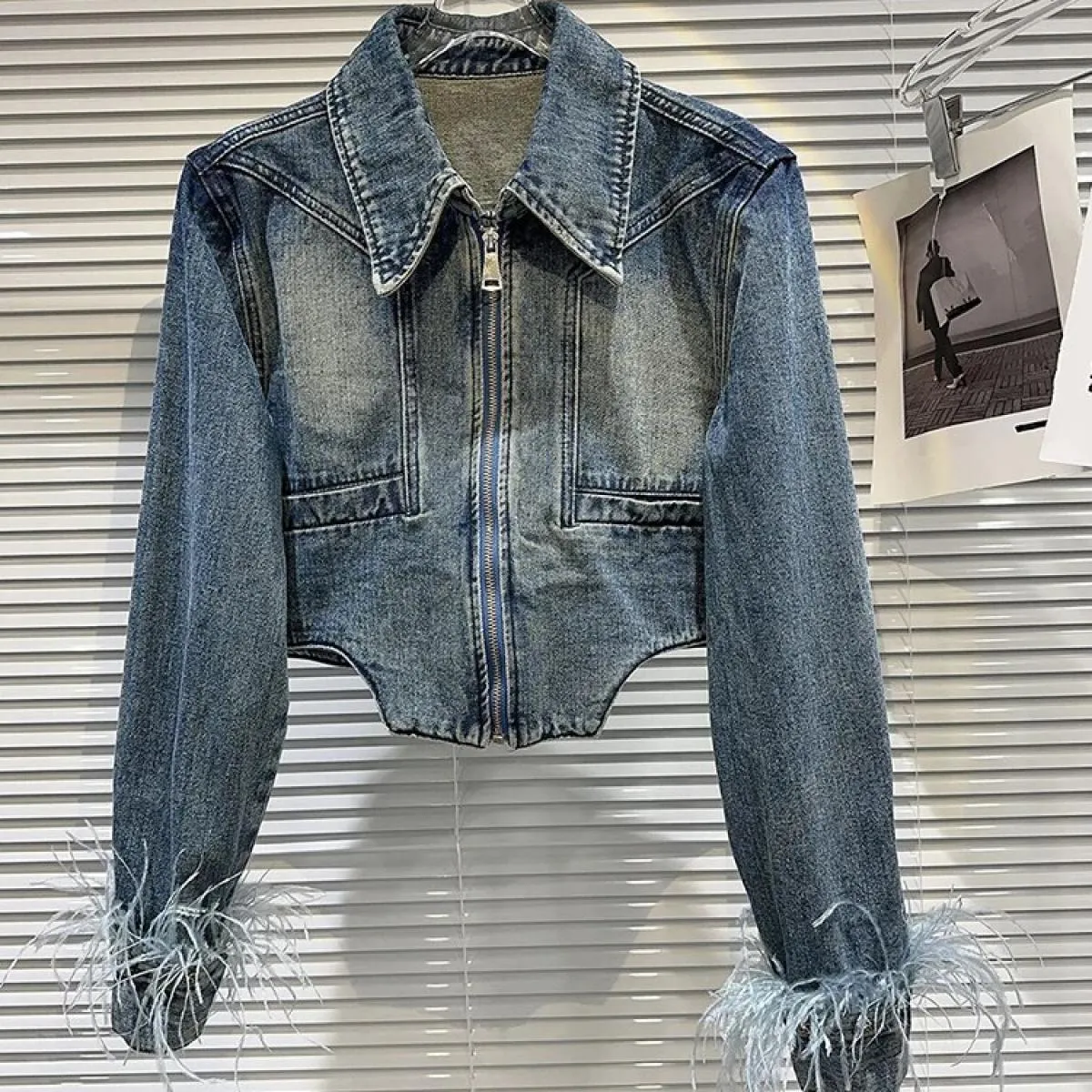High Street 2023 Giacca di design più recente da donna Polsini in pelliccia di struzzo Giacca corta in denim con bordo curvo