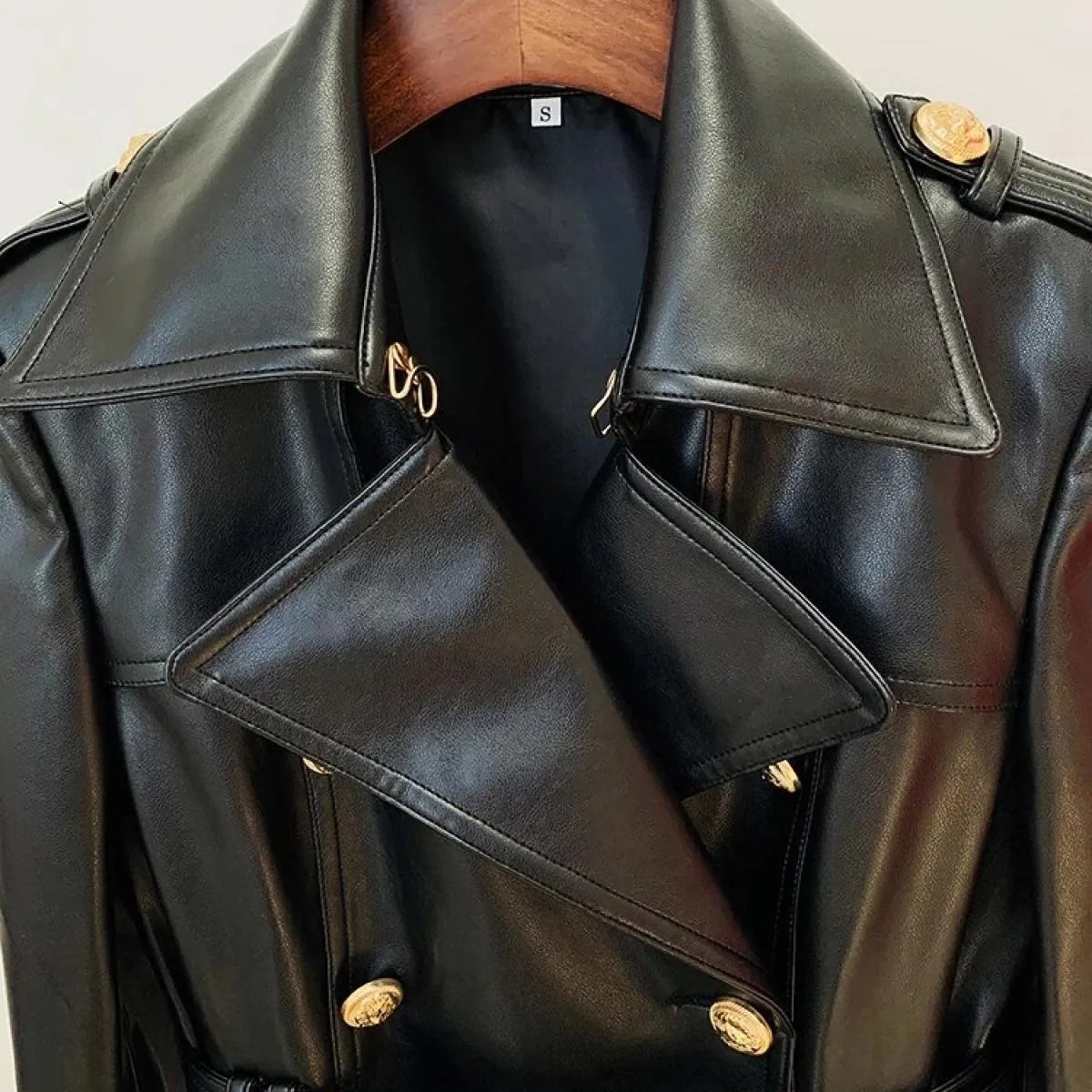 High Street Più Nuovo 2022 Autunno Inverno Designer Trench da Donna Doppio Petto Leone Bottoni in Pelle Sintetica Trench Lungo O