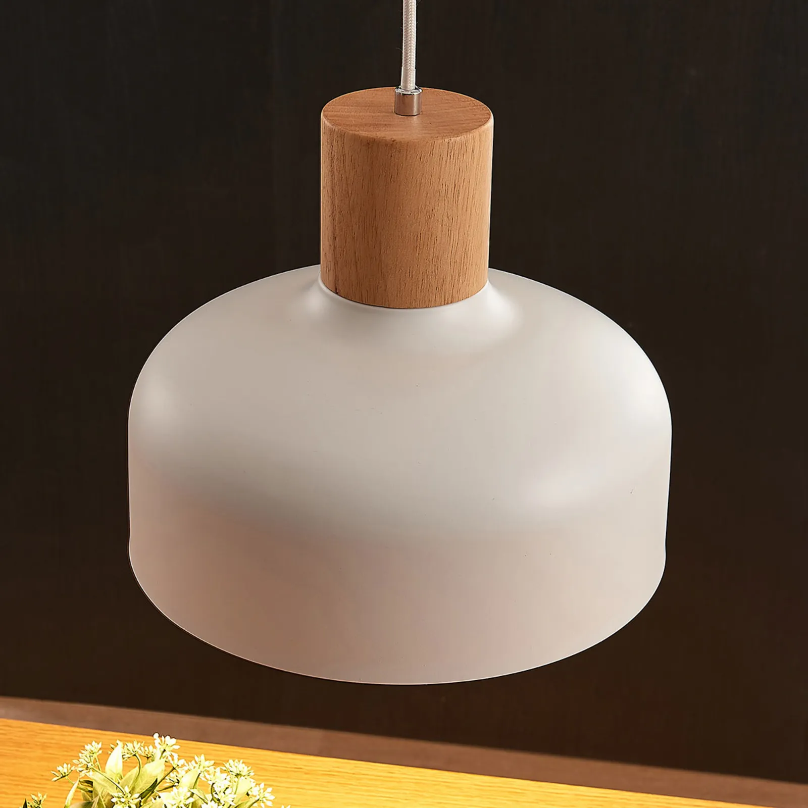 Lampada a sospensione Carlise, elemento in legno