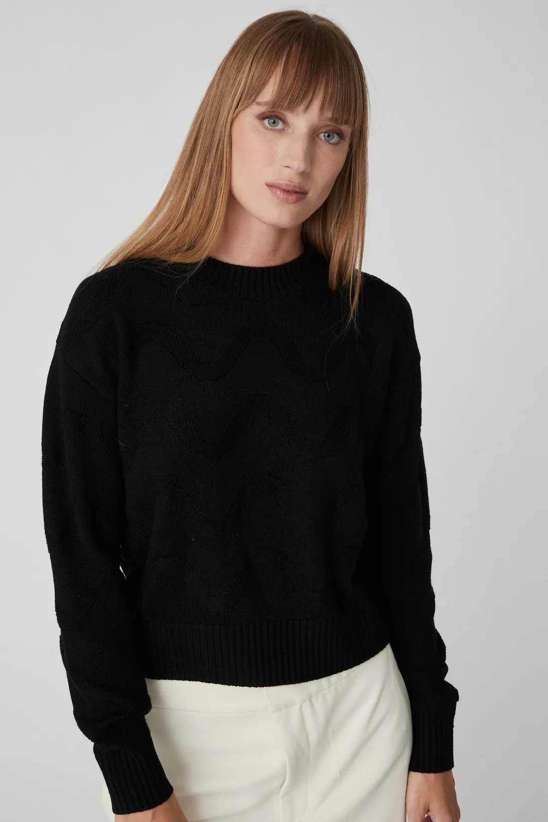OCEANIA – Maglia nera girocollo crop