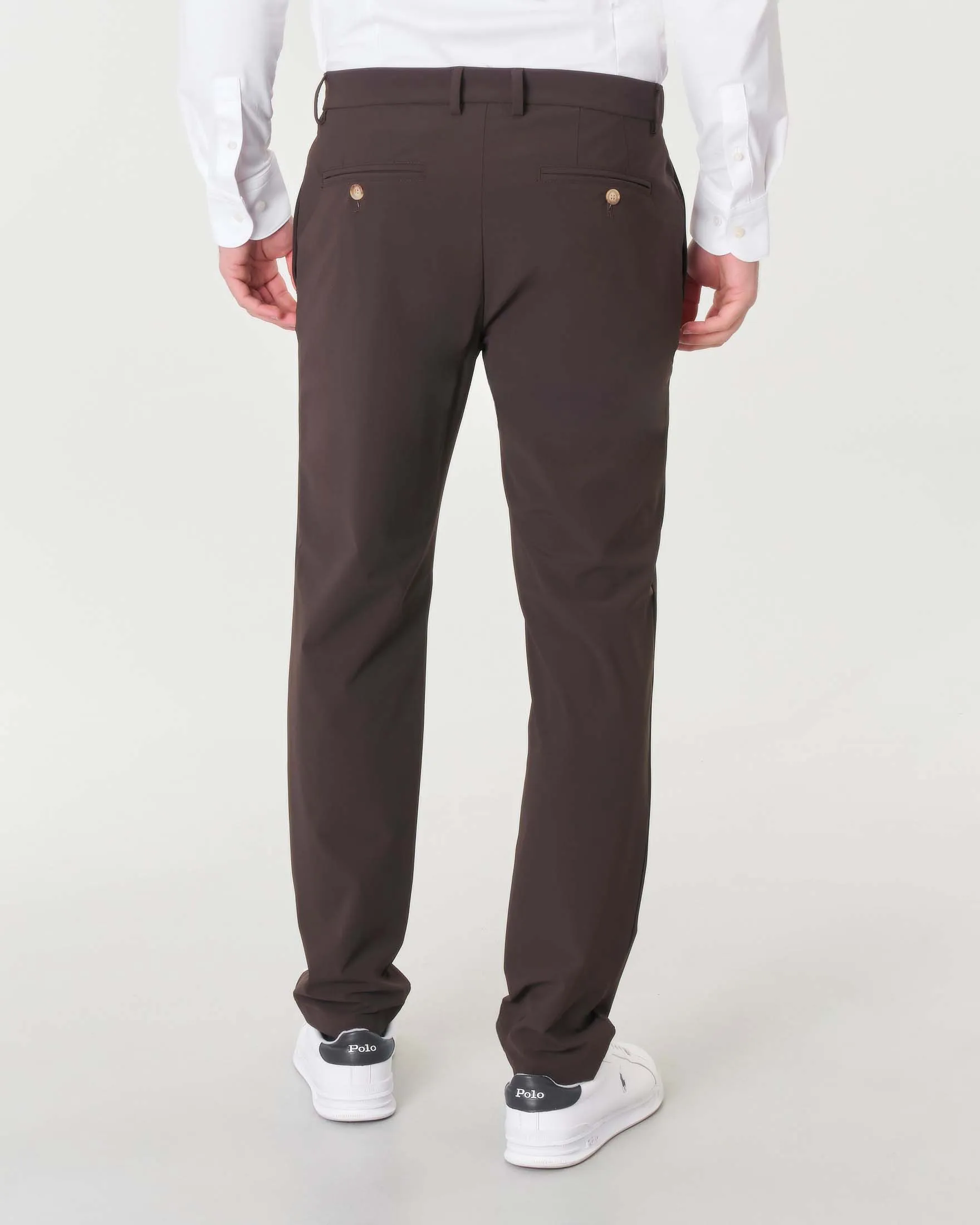 Pantaloni chino slim marrone in tessuto tecnico stretch
