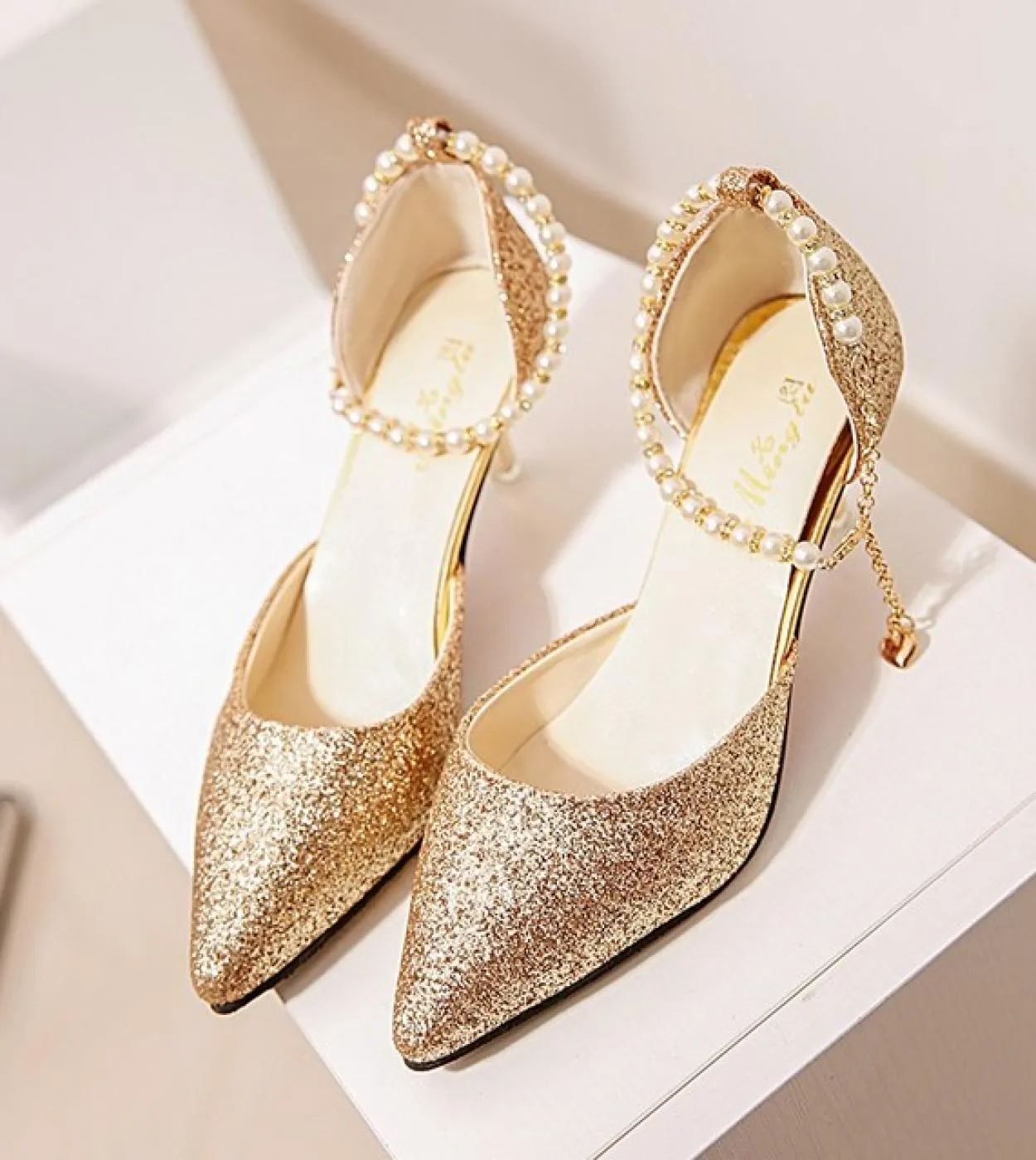 Punta a punta Perla Scarpe con tacco alto Moda femminile Cava con sandali Paillette Delle scarpe traspiranti sottili Pompa da do