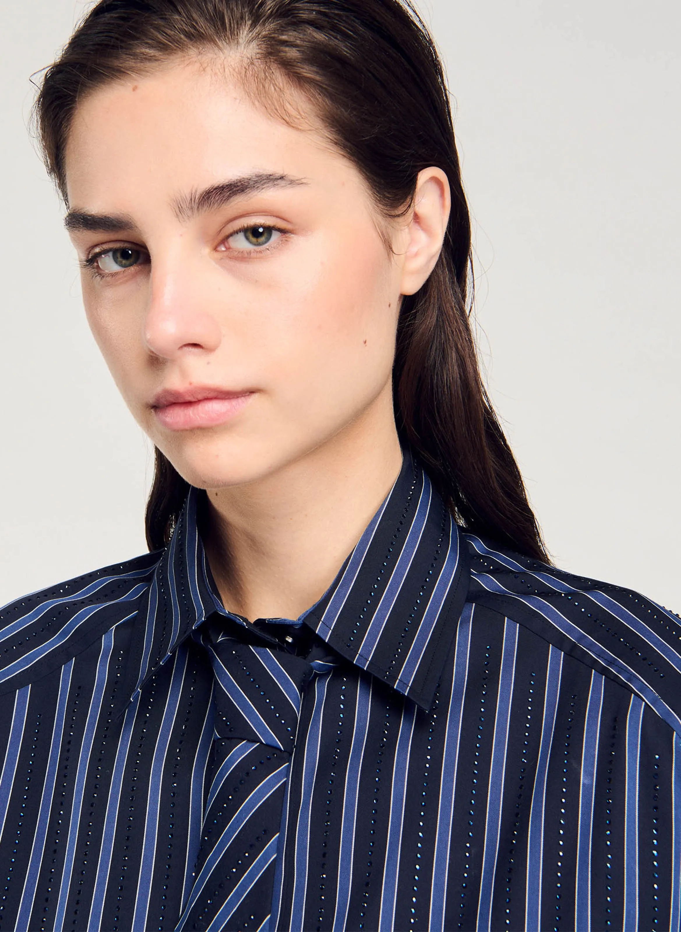  SANDRO   Camicia ampia in cotone con strass e cravatta | Blu