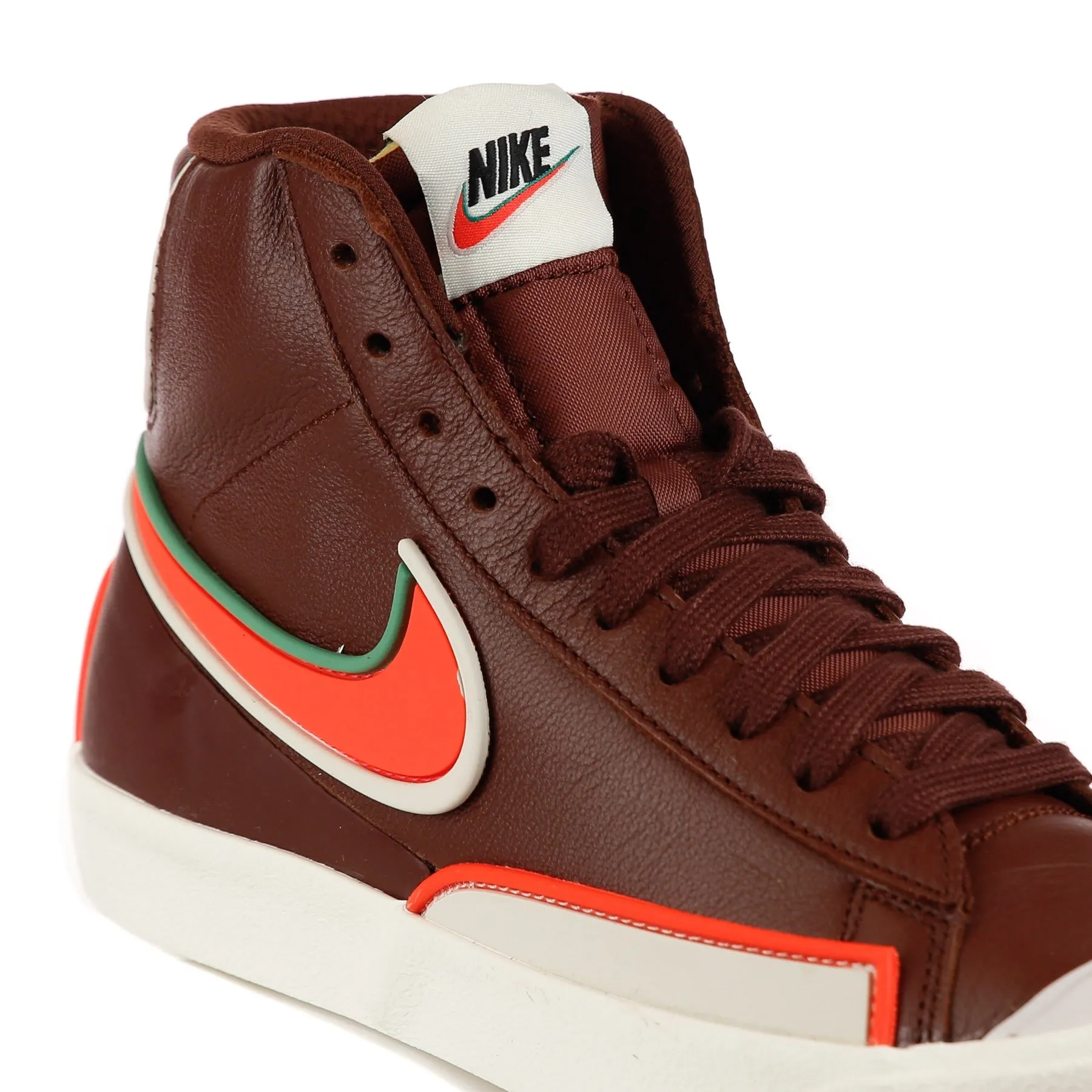 Scarpa Alta Uomo Blazer Mid 77 Infinite Bronze Eclipse/bright Crimson/light Bone