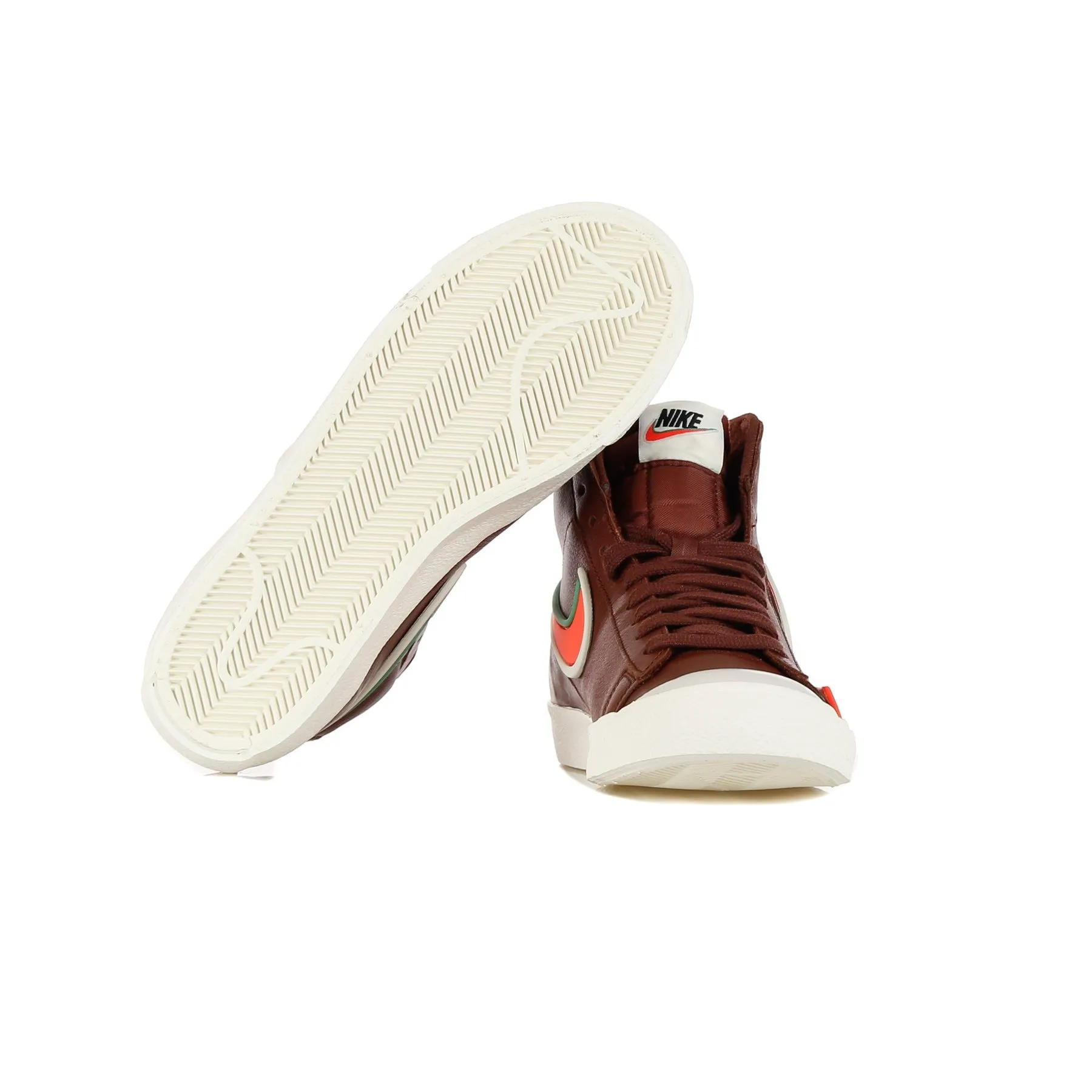 Scarpa Alta Uomo Blazer Mid 77 Infinite Bronze Eclipse/bright Crimson/light Bone