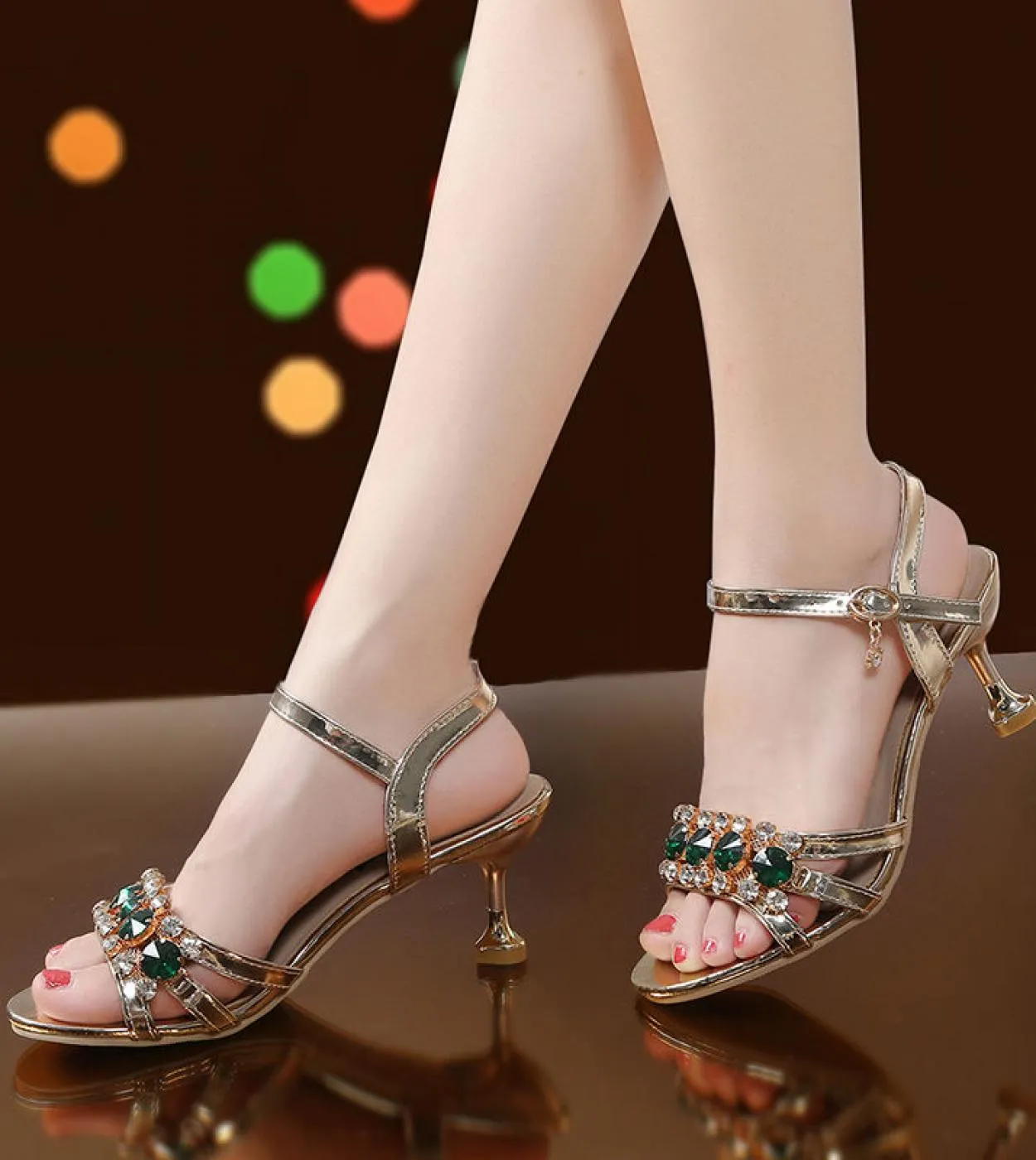 Scarpe da donna eleganti con tacco medio con strass 2022 Sandali estivi da donna di lusso per scarpe con zeppa da donna Shipp gr