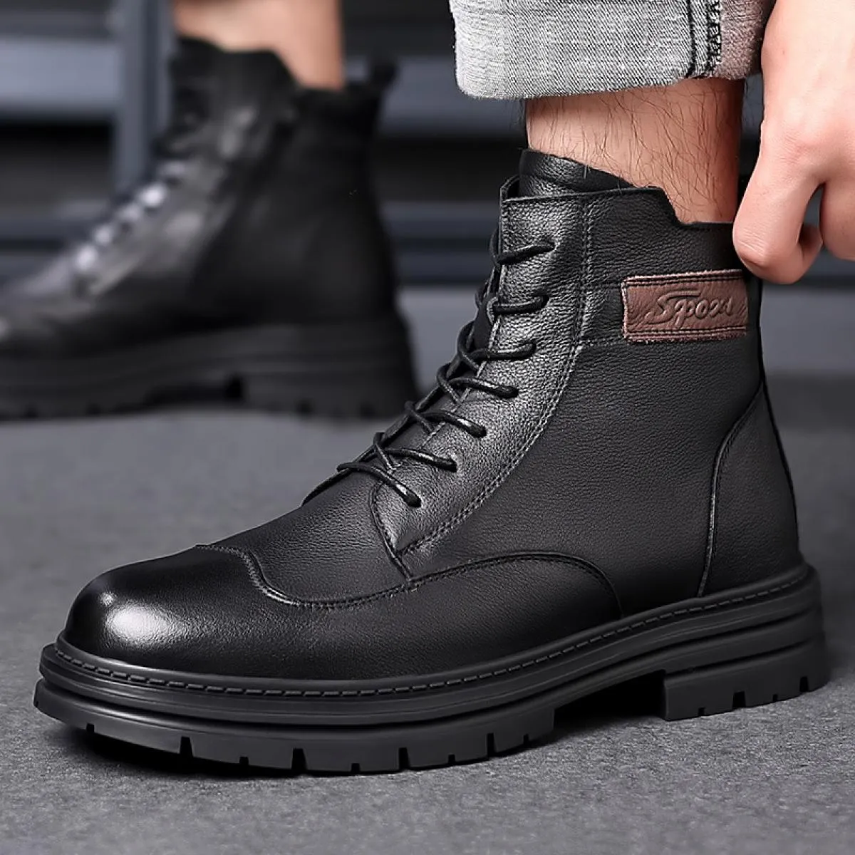Stivali in pelle retrò da uomo Scarpe con plateau alte con zip laterale con lacci Stivali da moto alla moda stile britannico Bot