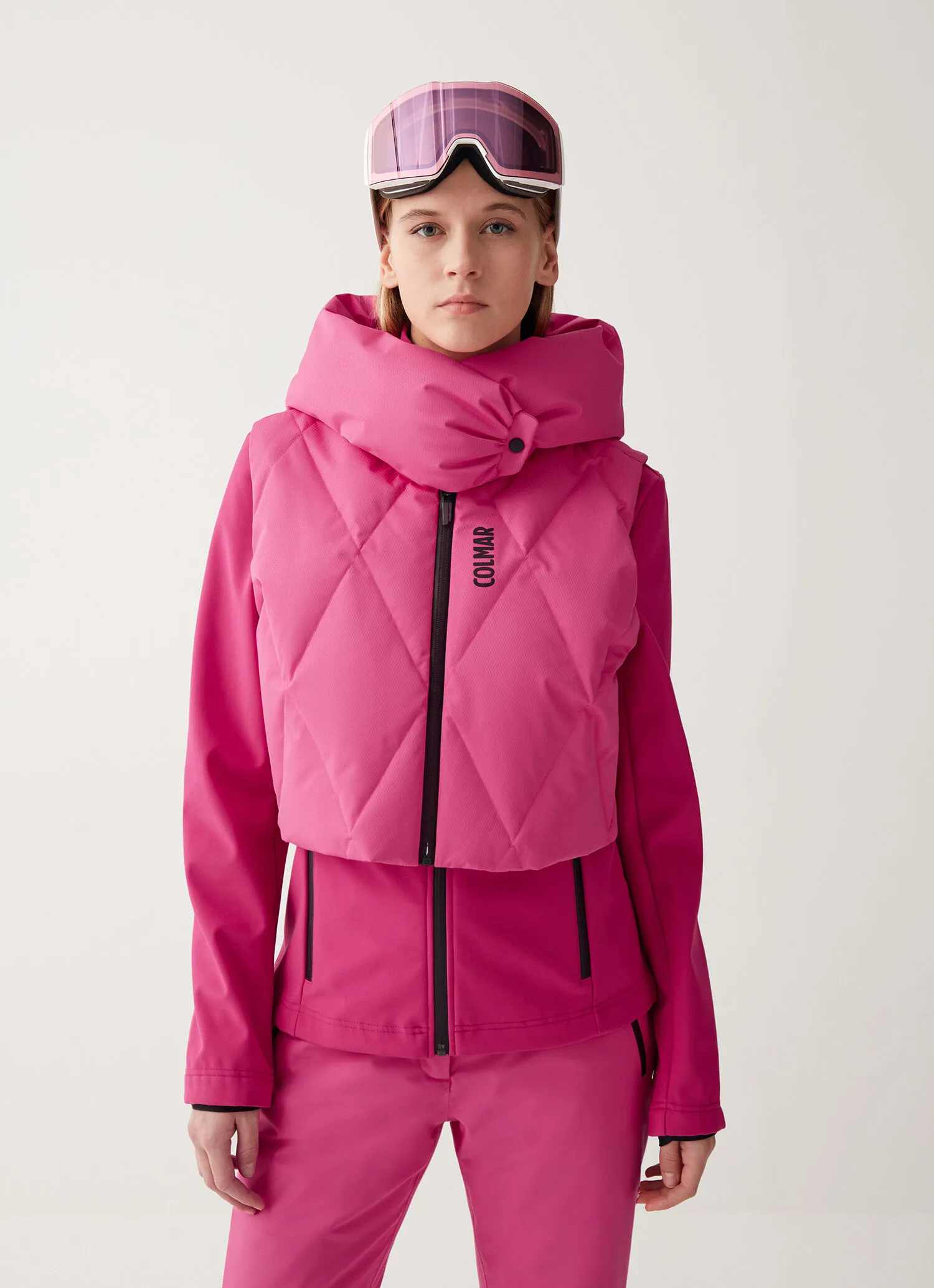 Stretch ski gilet with wide hood-collar