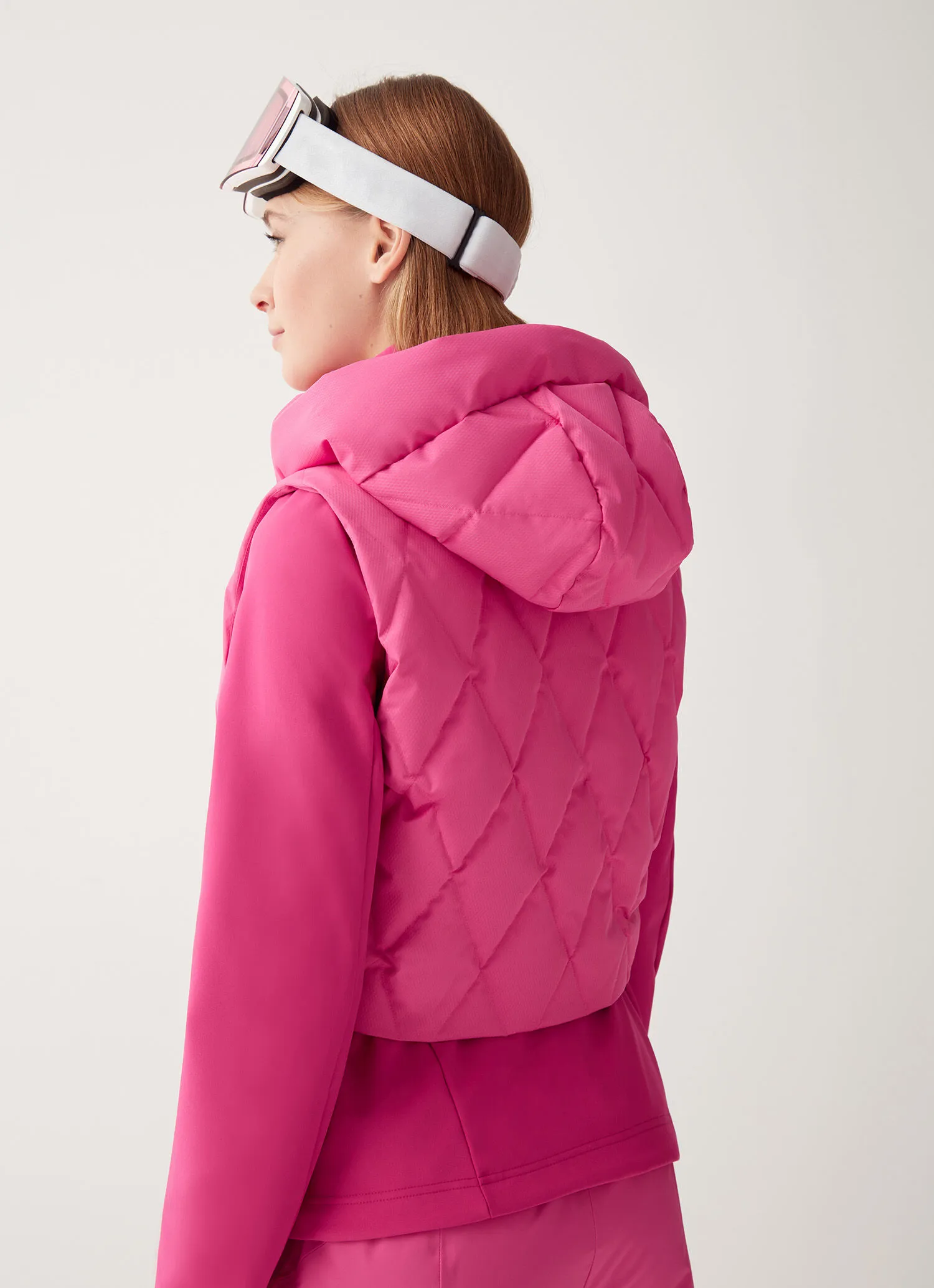 Stretch ski gilet with wide hood-collar
