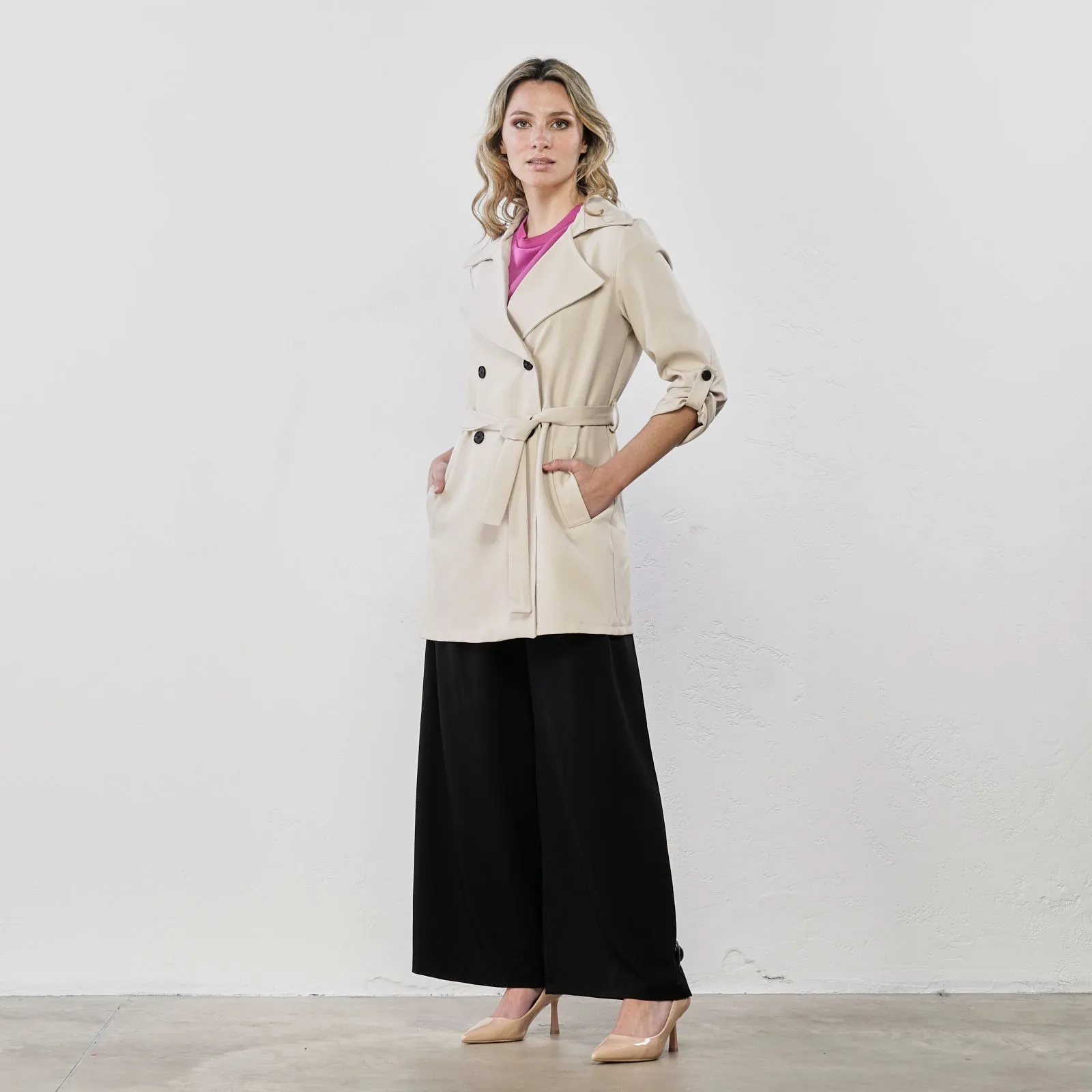 Trench panna con tasche e cintura