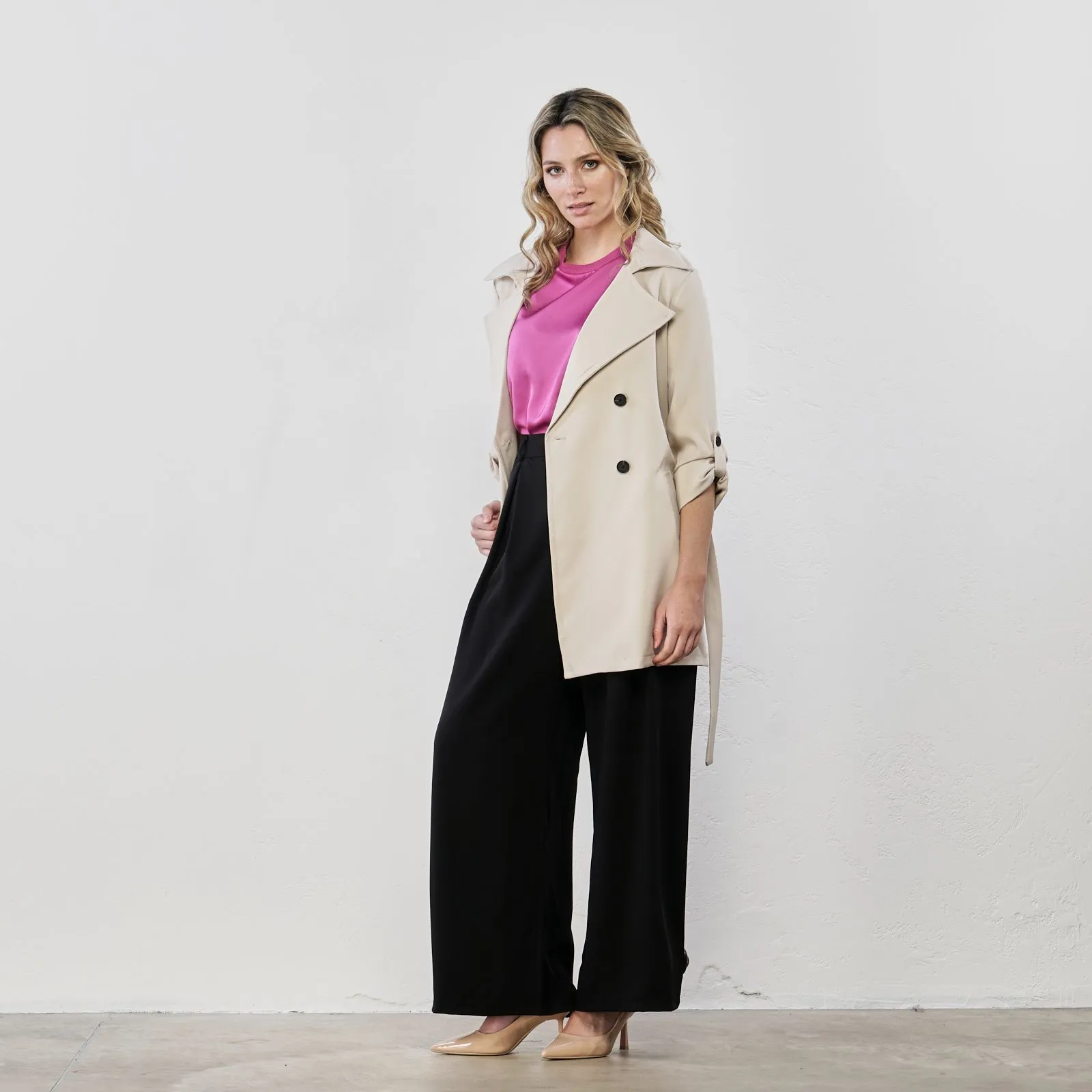 Trench panna con tasche e cintura